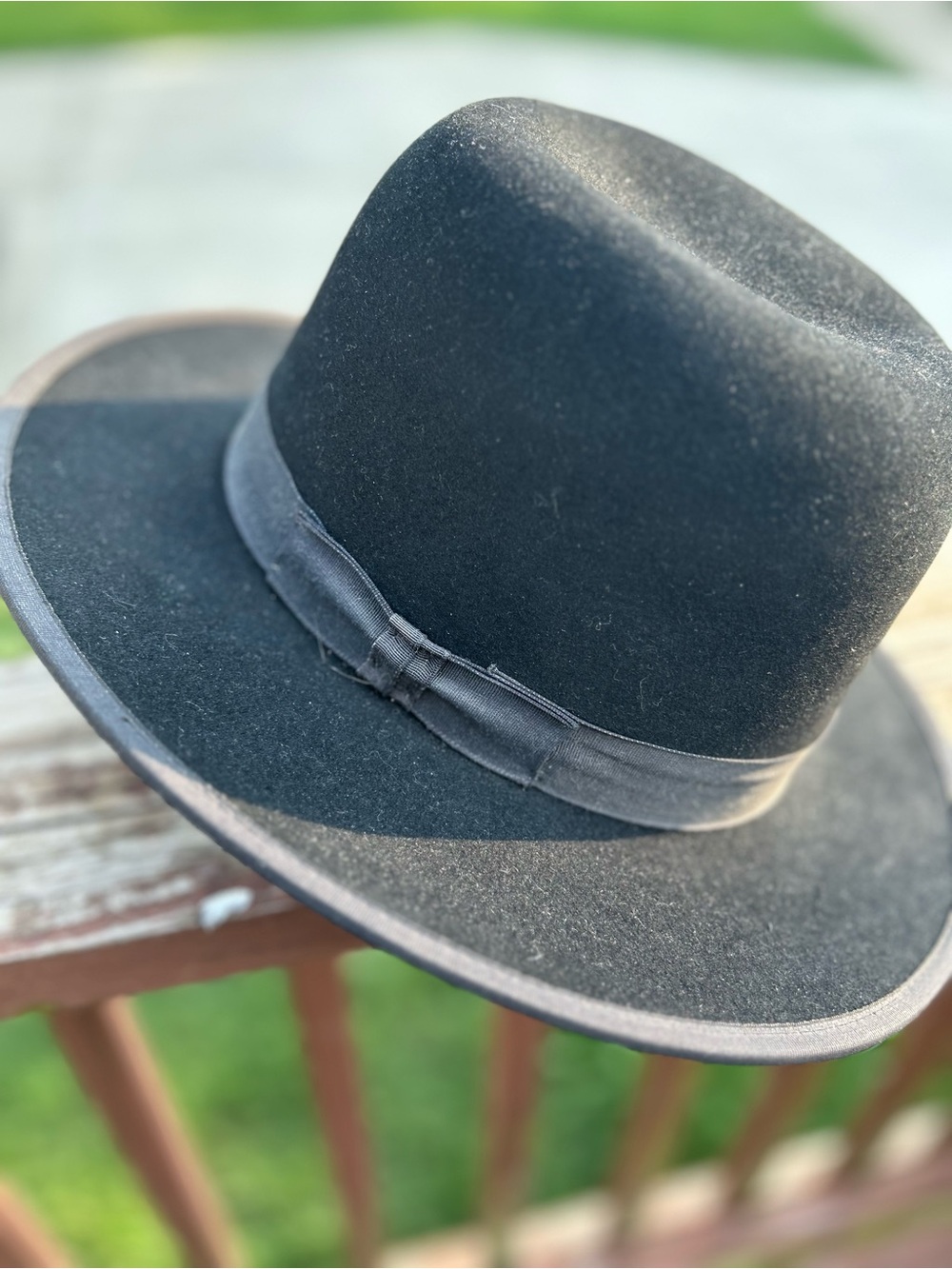 Amish Black Oval Flying Cloud Felt Hat